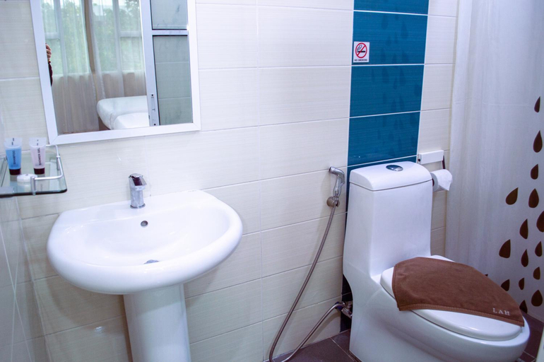Bathroom 5, Labuan Avenue Hotel, Labuan