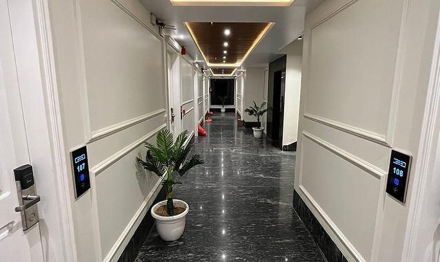 Lobby 4, Fabhotel Lands Inn, Gurgaon