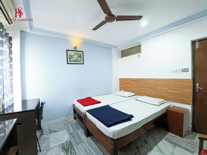 Room 4, Hotel Shriram, Chennai