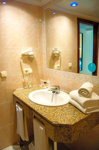 Bathroom 5, Hotel Coral Beach by MIJ, Baleares
