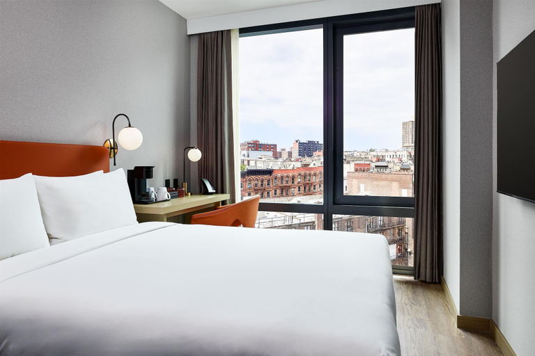 Room 4, The George Manhattan, Tapestry Collection by Hilton+++, New York