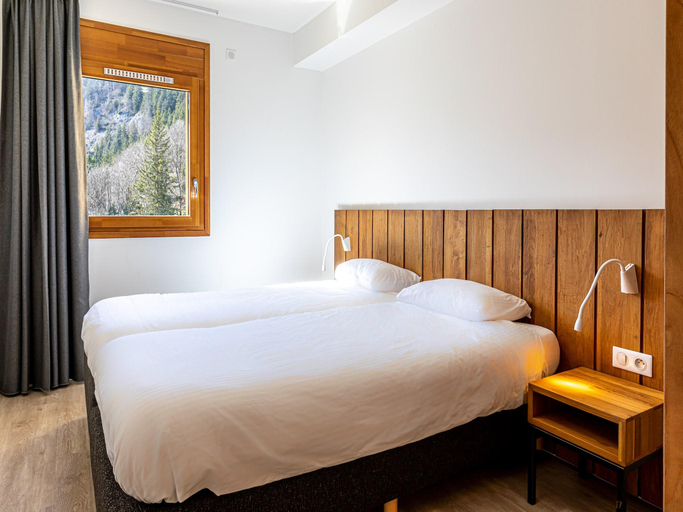 Bedroom 2, Modern Mountain Stay, Haute-Savoie