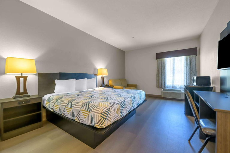 Bedroom 3, Dawson Village Inn, Dawson