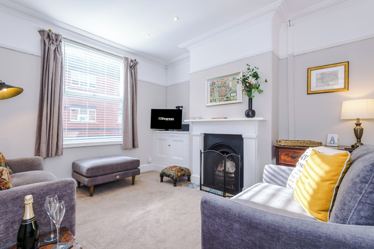 Living area 3, 36 South View Road, Cheshire West and Chester