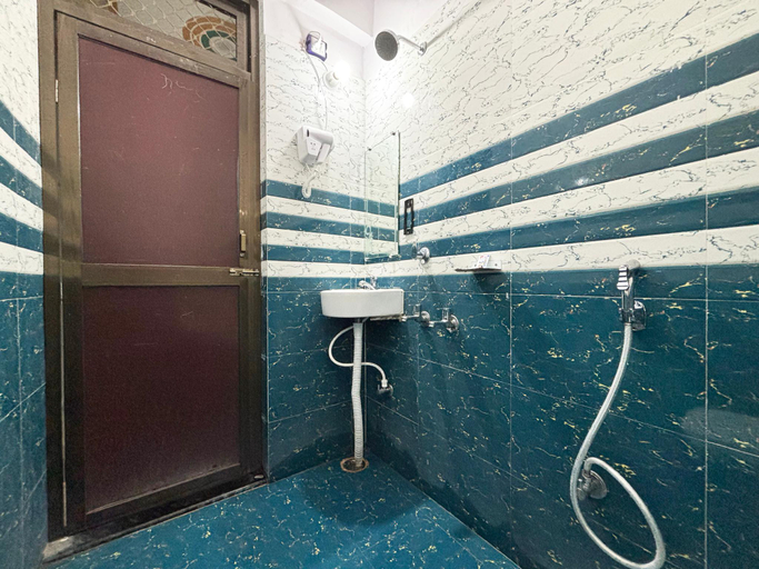 Bathroom 5, Hotel Shree Radha Rani Palace, Faizabad