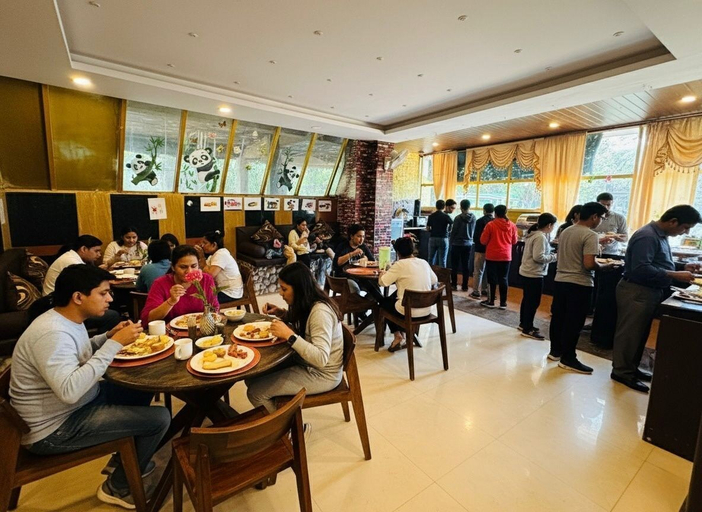 Food & Drinks 4, Candolim Sands, North Goa