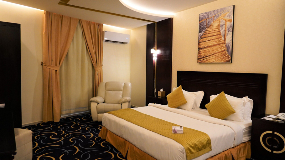 Room 3, Golden Night Hotel