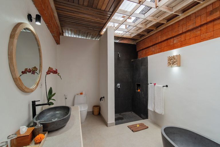 Bathroom 3, Dewi Sri Villa, Gianyar