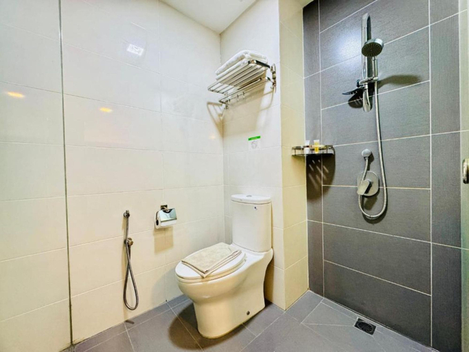 Bathroom 4, DeView Hotel Penang, Penang Island