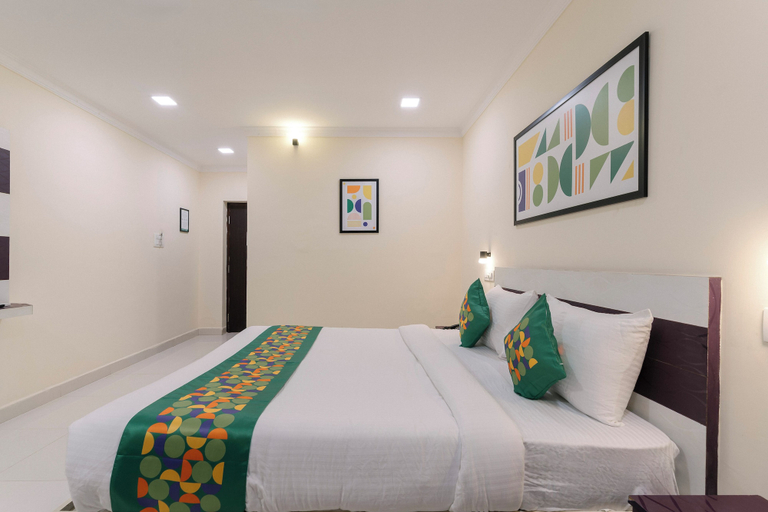 Room 3, Treebo SNS Grand Inn with Swimming Pool, Vellore
