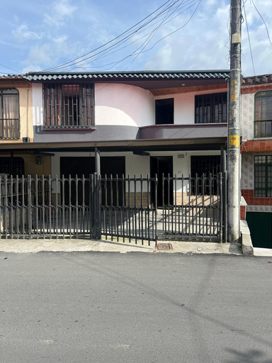 Front of property, Hostal Comunidad HBT, Pereira