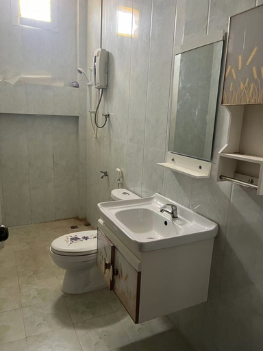 Bathroom, FUBON World, Vientiane