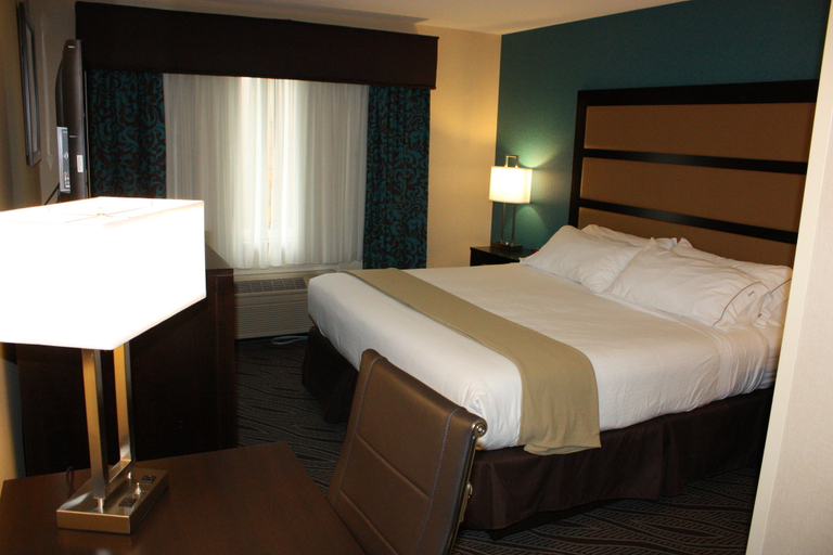 Holiday Inn Express - Ludlow - Chicopee Area - Tap to explore photos