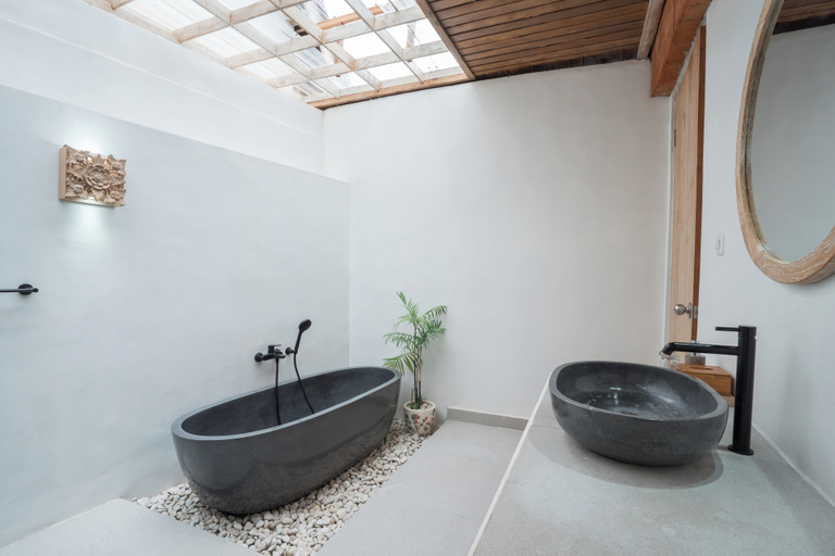 Bathroom 4, Dewi Sri Villa, Gianyar