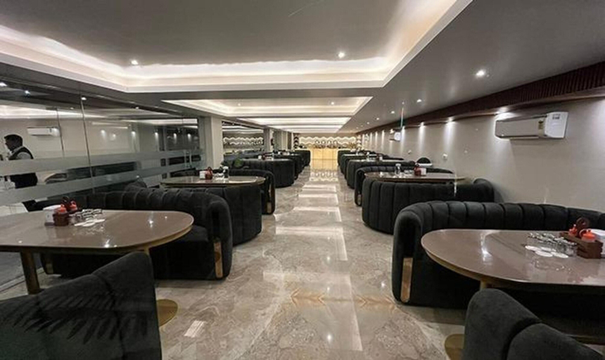 Dining, Fabhotel Lands Inn, Gurgaon