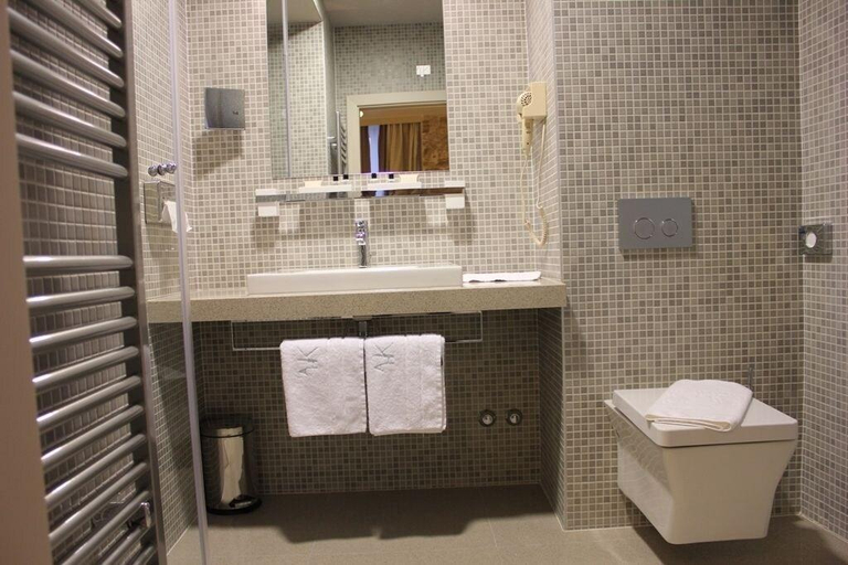 Bathroom 3, Art Hotel Kalelarga, Zadar