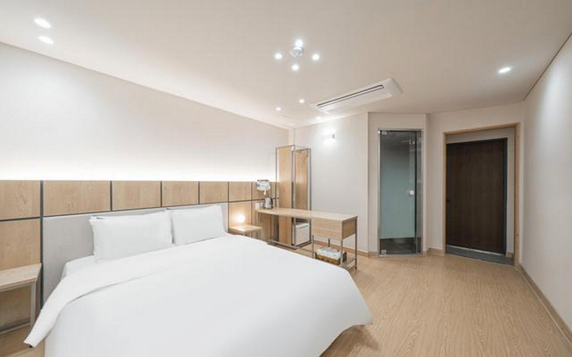 Bedroom 2, Jeonju Sanjeongdong Hotel Reina, Jeonju