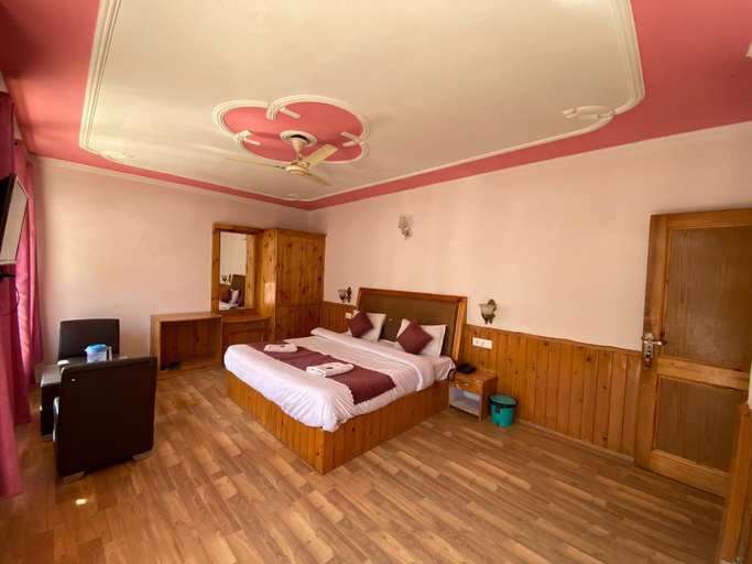 Bedroom 2, HOTEL APPLE CITY, Kullu