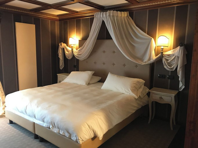 Bedroom 2, Relais du Chateau Blanc, Aosta
