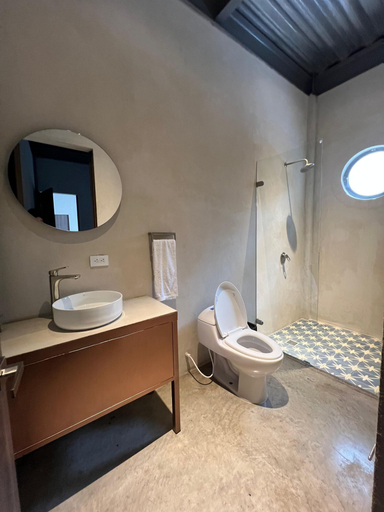 Bathroom 2, Capybara Hostel, Restrepo