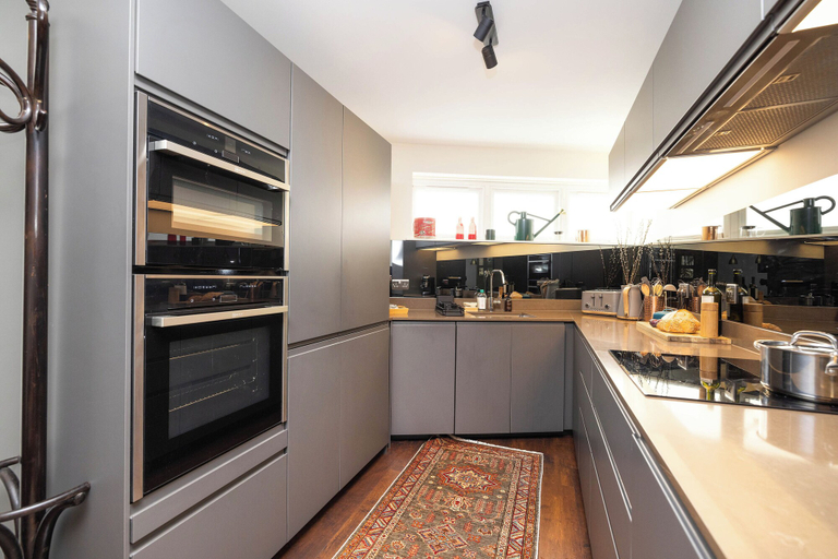 Private kitchen 3, Cozy Maisonette near Edinburgh Castle, Edinburgh