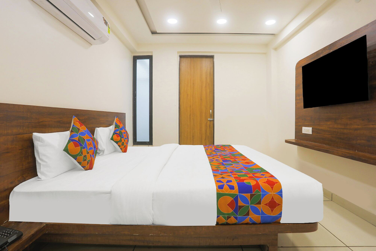 Room 4, Fabhotel Empire, Indore