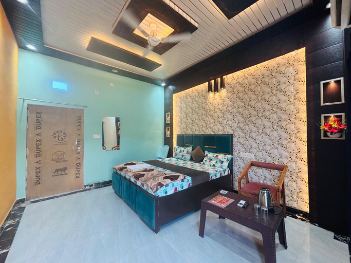 Room 5, Shree Vishnupriya Homestay, Faizabad