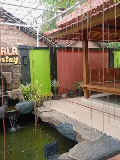Courtyard 5, Nirmala Homestay, Banyuwangi
