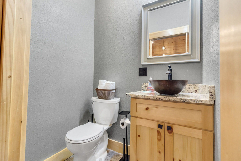 Bathroom 4, Pinewood Forest Walden's Creek Cabins, Sevier