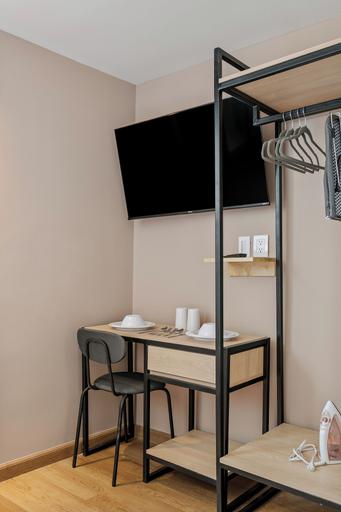 Wardrobe, Ezequiel Montes By Homirent, Querétaro