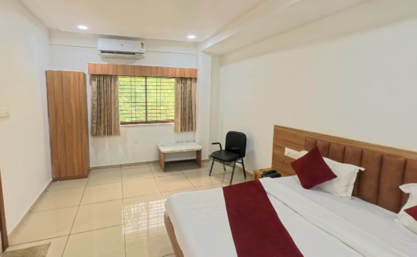 Room 5, Hotel Royal Palace in, Kheda