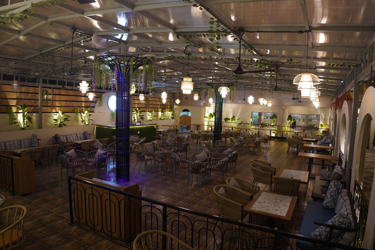 Restaurant 2, Hotel Status Inn, Thane