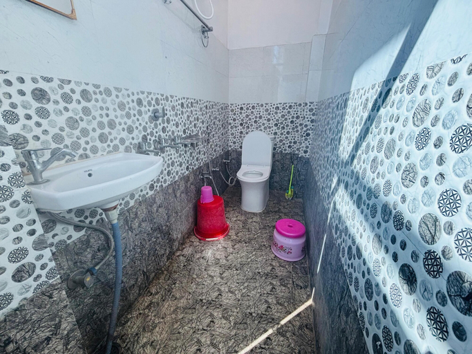Bathroom 2, Shree Vishnupriya Homestay, Faizabad