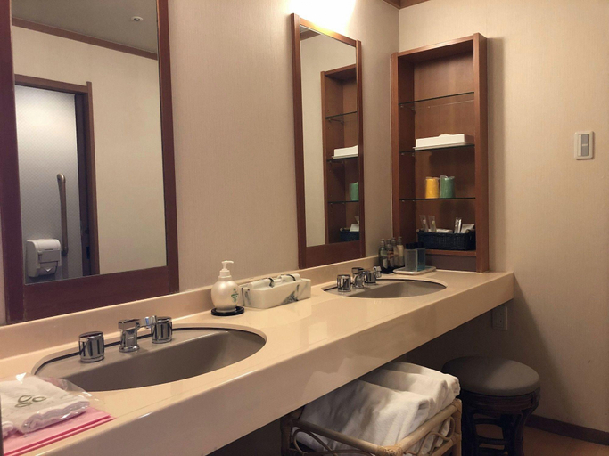 Bathroom 4, Toba seaside hotel, Toba