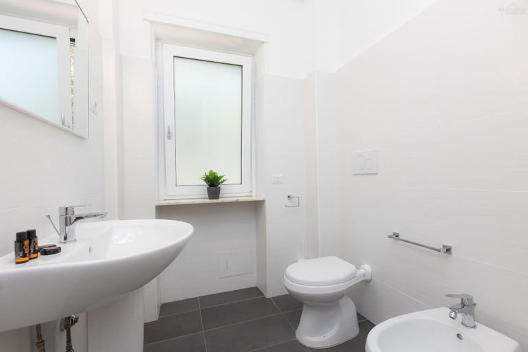 Bathroom 4, Rental in Rome Baldo Apartment, Rome