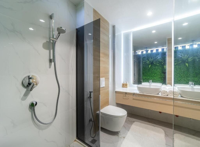 Bathroom 5, Kinan Boutique, Vaavu Atoll