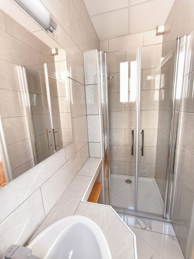 Bathroom 5, La PERGOLA, Pyrénées-Orientales