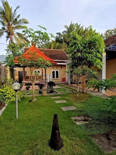 Courtyard 2, Nirmala Homestay, Banyuwangi