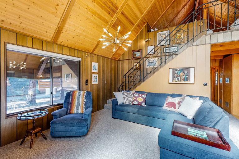 Living area, Pinewood Haus #301, San Bernardino