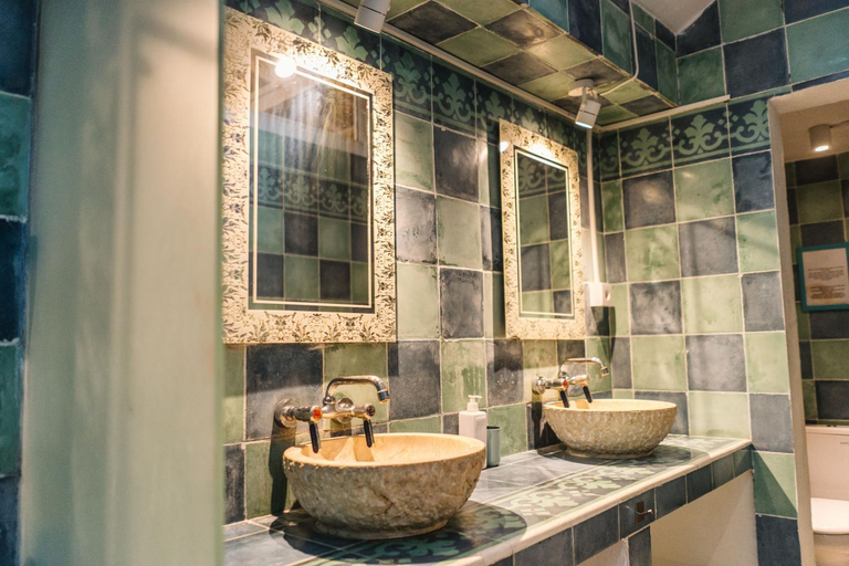 Bathroom 3, Villa Helenia Canggu, 3BR Pool, 4Mins to FINNS, Badung