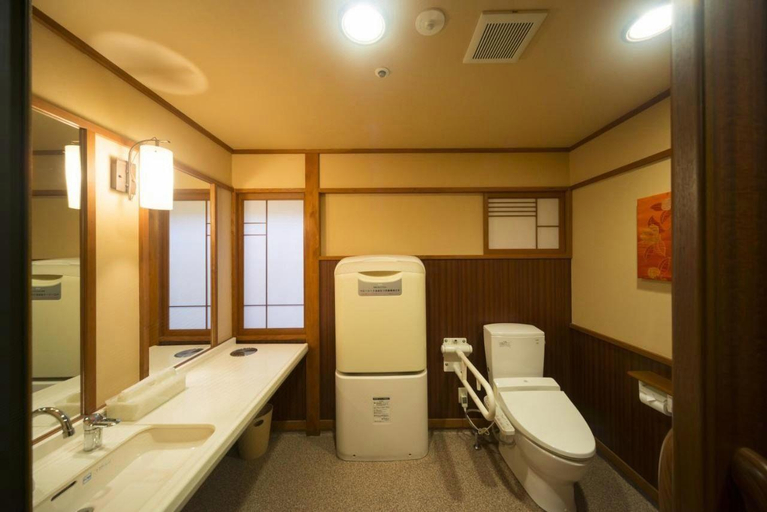 Bathroom 5, Juhachiro, Gifu