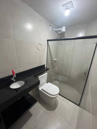 Bathroom 4, Morada do Rio, Prado