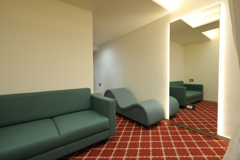 Living area 5, Hotel Heaven Blue, Rajkot