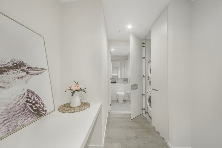 Interior 3, A Cozy & Chic Apt Near Crown Casino & Southgate Mall, Melbourne