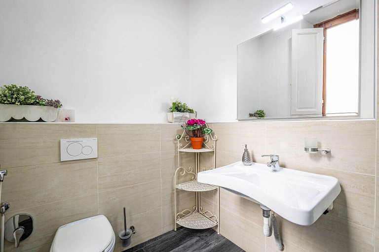 Bathroom 4, Il Viaggiator Leggero, Florence