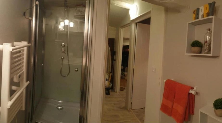 Bathroom 5, La Maison de Philomène, Charente-Maritime