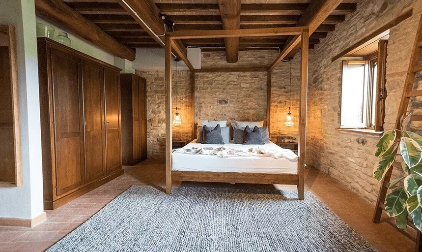 Room 5, Borgo Castello Panicaglia, Perugia