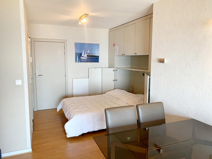 Bedroom, Apartment in Nieuwpoort near Sandy Beaches, West-Vlaanderen