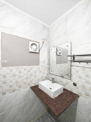 Bathroom 4, Hotel Apple Villa @ New Delhi, Delhi