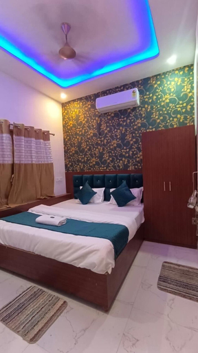 Room 4, Maa Vaishnavi guest house, Varanasi